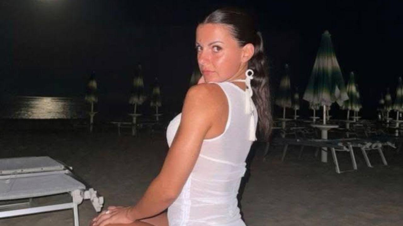 Elena Maraga, la maestra d'asilo pubblica foto su Onlyfans e viene
